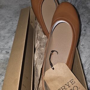 Frye Women's Tan Leather Flats 10M